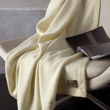 Carica l'immagine nel visualizzatore di Gallery, COPERTA CASHIVER SOMMA MATRIMONIALE BIANCO